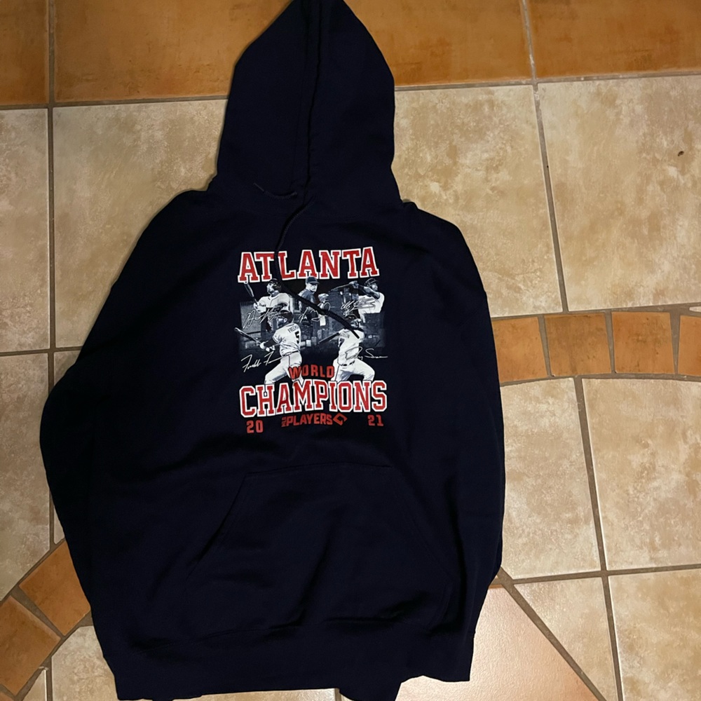 Size medium atlanta braves hoodie